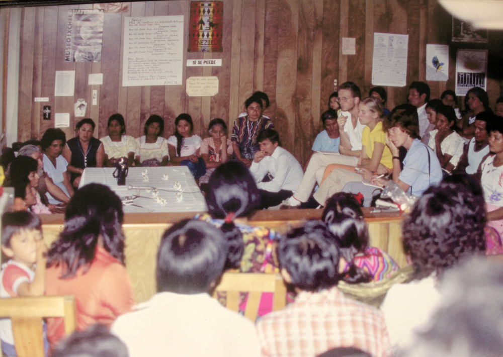 Reunión del GAM en la casa de PBI, Archivo GAM de la fototeca del CIRMA.